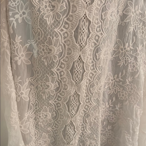 Johnny Was White Tiered Sleeveless V-Neck Dresses Overlay. - Picture 6 of 6